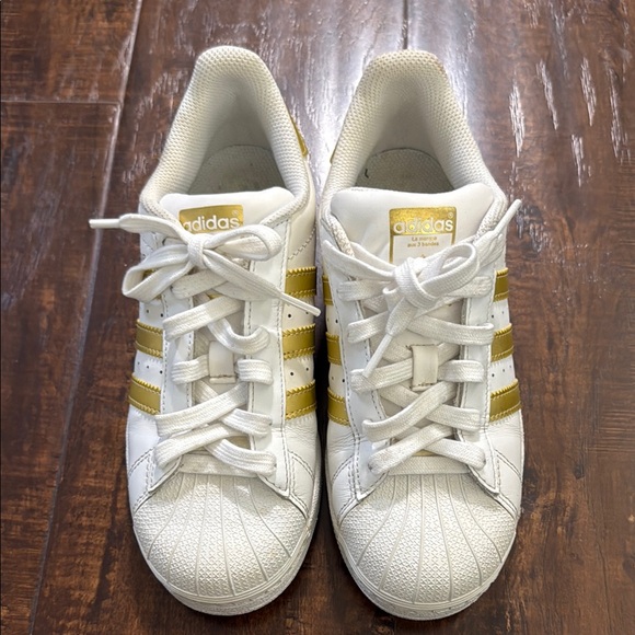 Adidas White and Gold Superstar Sneakers with Shell Toe - Women’s Size 5 - Picture 2 of 5